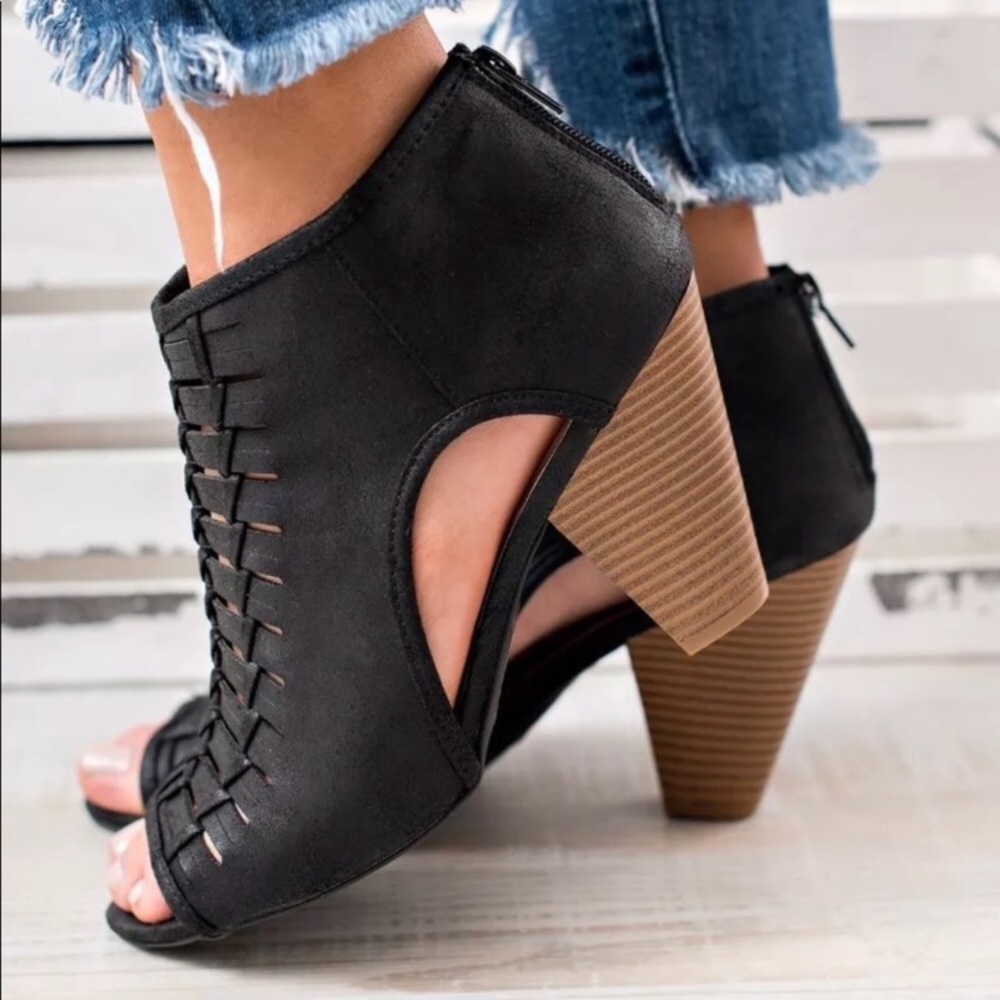 Qupid Black Woven Peep Toe Heels